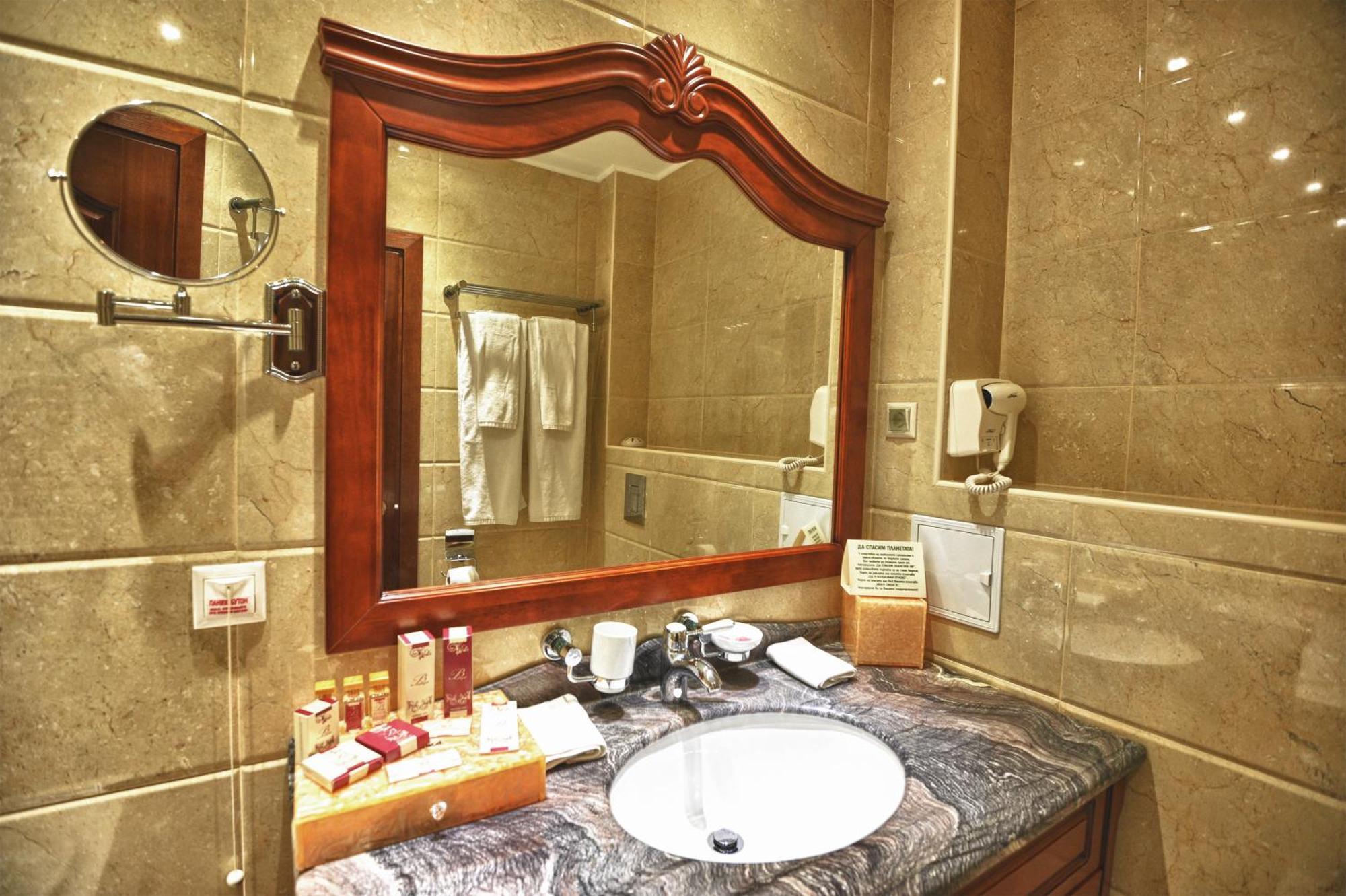 パーク ホテル スタラ ザゴラ スタラ・ザゴラ エクステリア 写真 Bathroom mirror