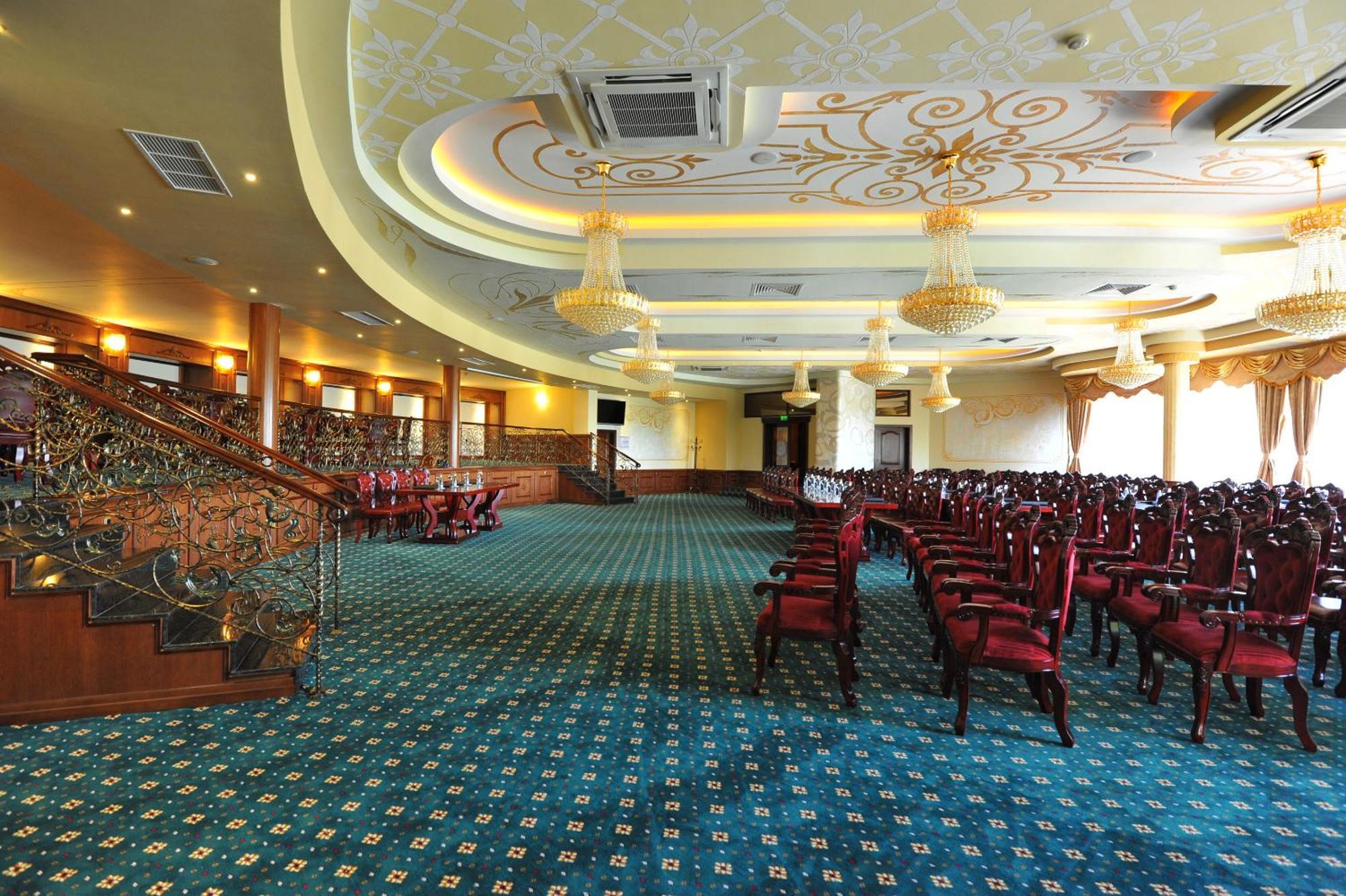 パーク ホテル スタラ ザゴラ スタラ・ザゴラ エクステリア 写真 The interior of the main hall