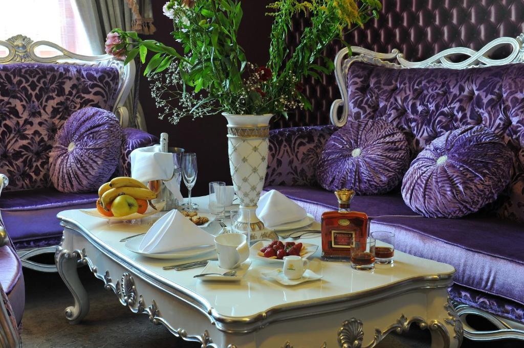 パーク ホテル スタラ ザゴラ スタラ・ザゴラ 部屋 写真 A table set for afternoon tea
