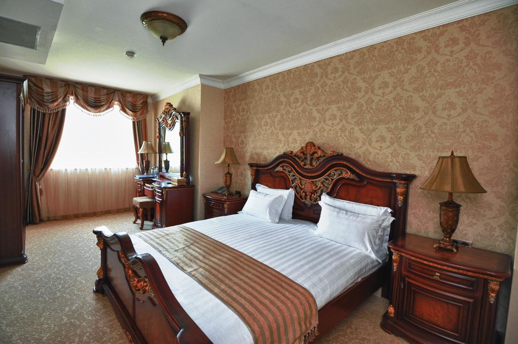 パーク ホテル スタラ ザゴラ スタラ・ザゴラ エクステリア 写真 A bedroom in the hotel